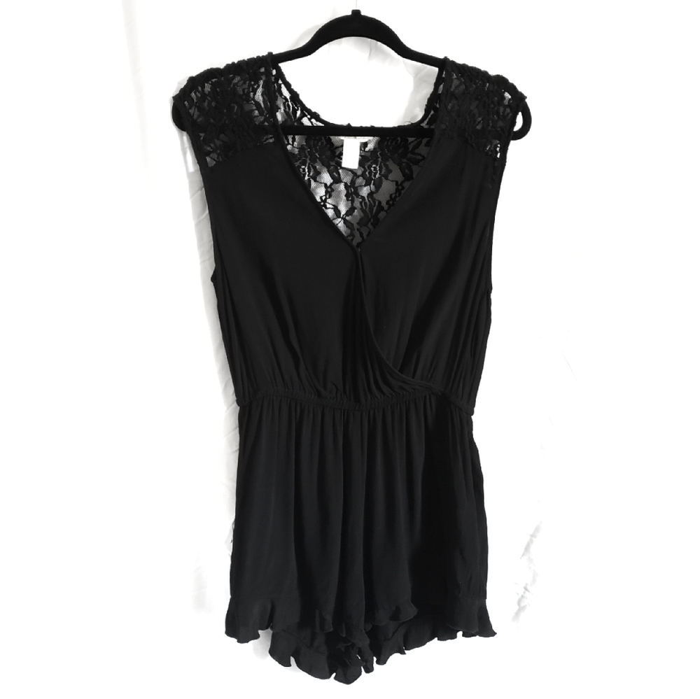 Forever 21 Black Romper with Pockets Size L
